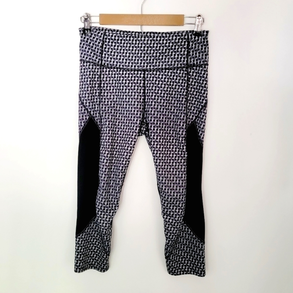Athleta Geometric Print Crop Leggings